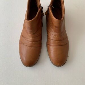 Spring Step Rendezvous Genuine Leather Ankle Boots Camel 39. US size 9.